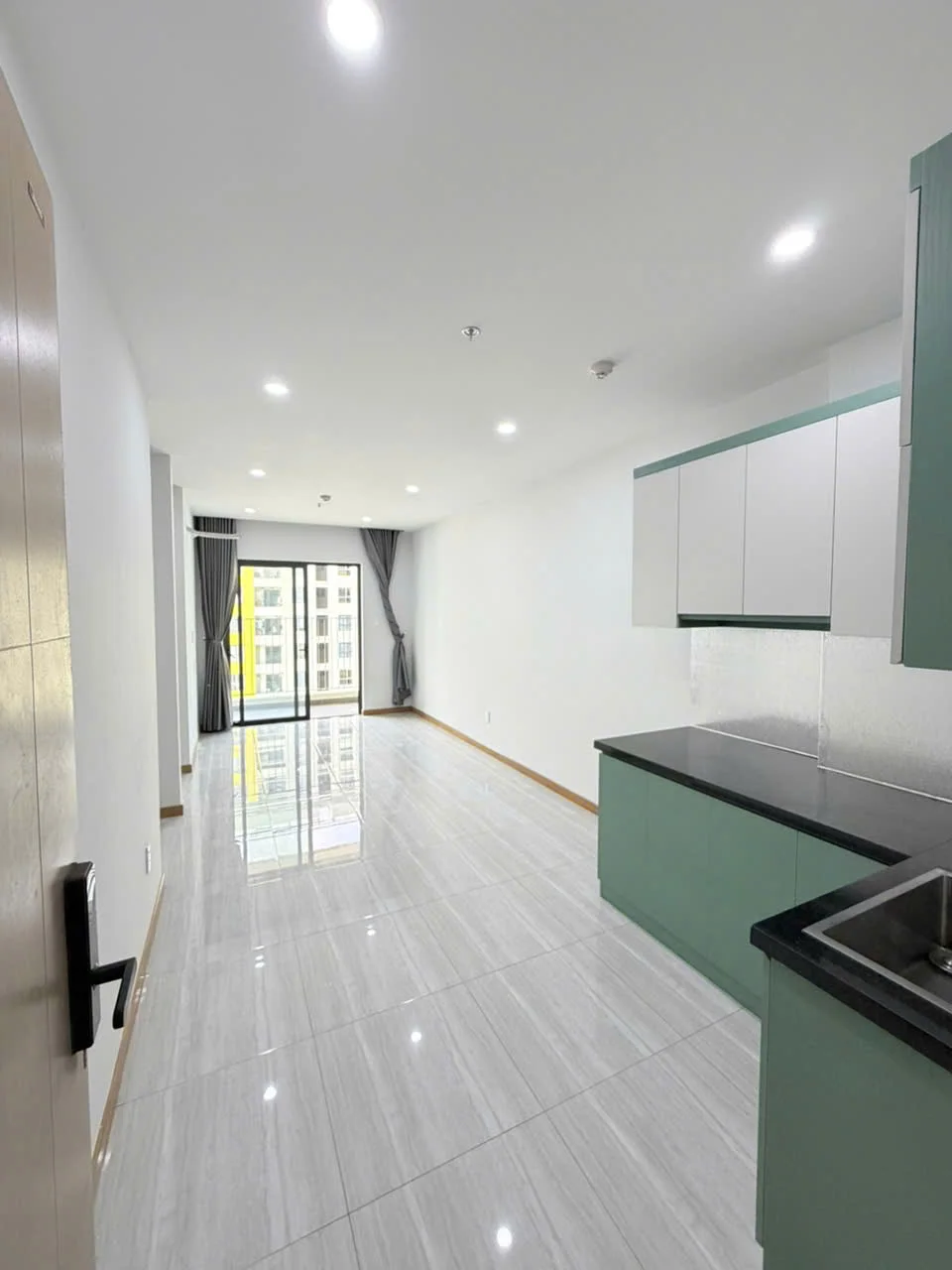 Thuê căn hộ Bcons City - Tháp Green Topaz giá tốt